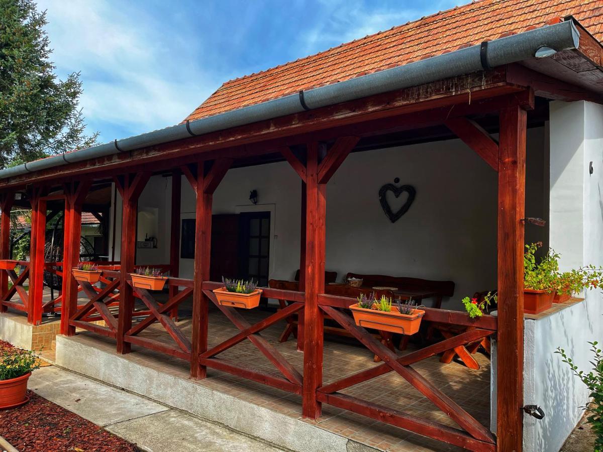 Poettyoesotthon Vendeghaz Appartement Tiszabábolna Buitenkant foto